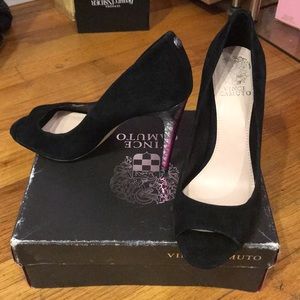 Vince camuto lexis suede snake pump